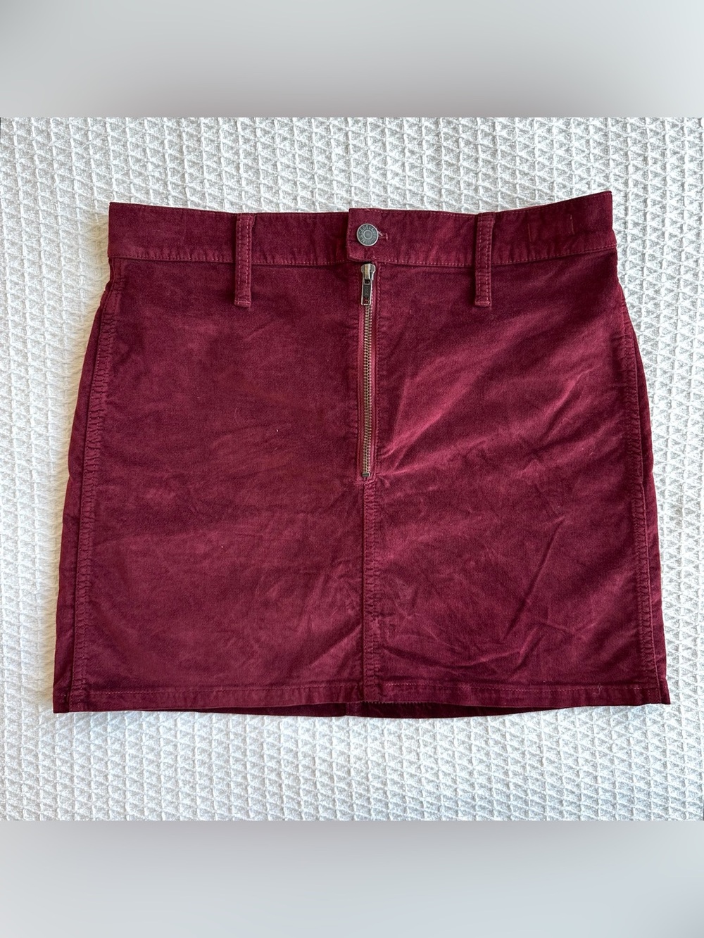 Madewell size 27 “Stretch Denim Straight” Burgundy Mini Skirt with Front Zip